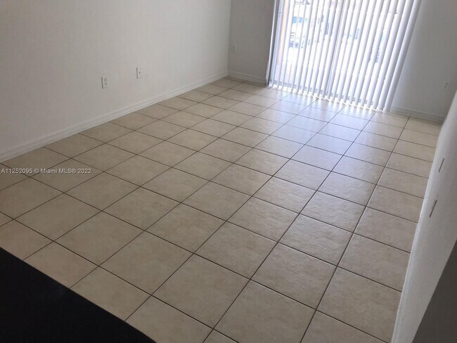 Building Photo - 13770 NE 3rd Ct