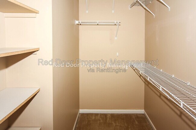 Building Photo - 12420 Brookline St