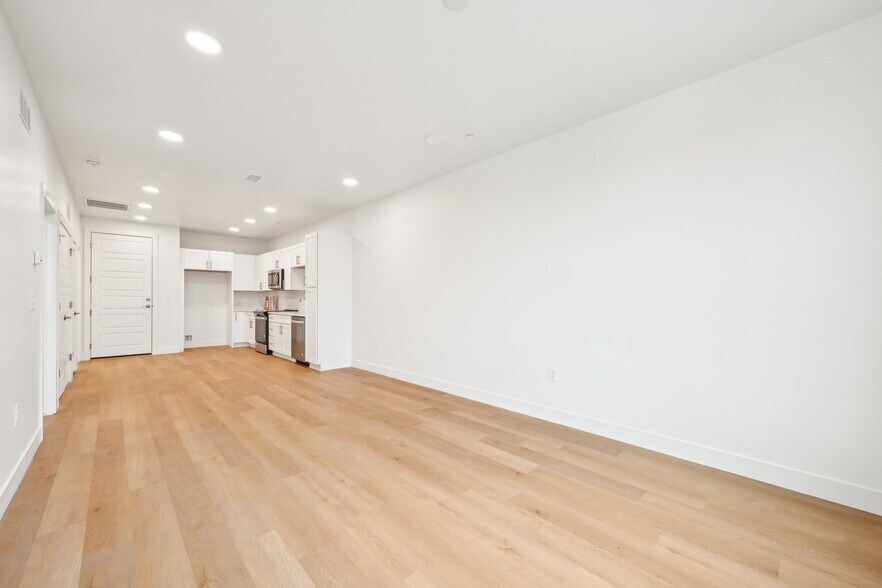 Building Photo - 2899 W 52nd Ave