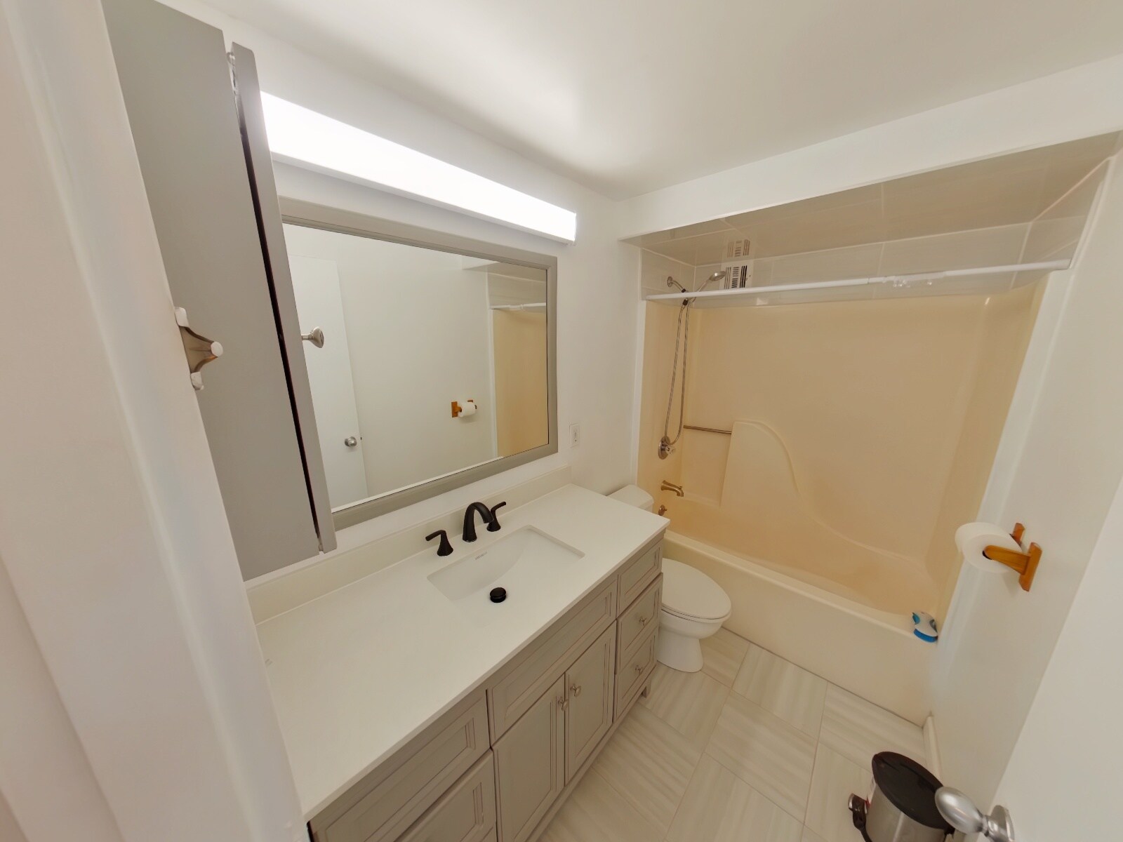 Building Photo - 99 Teaneck Rd