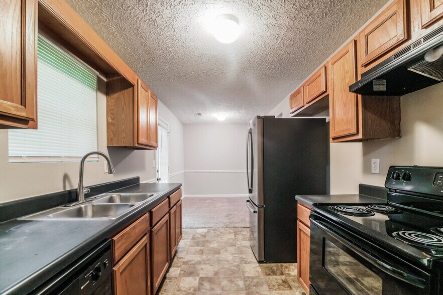 Building Photo - 5519 Denny Dr