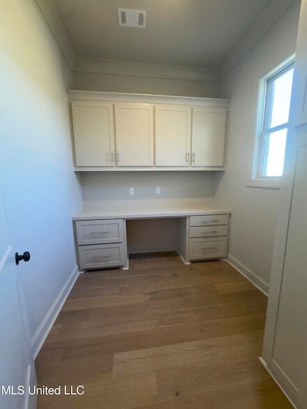 Building Photo - 107 Southern Oak Wy