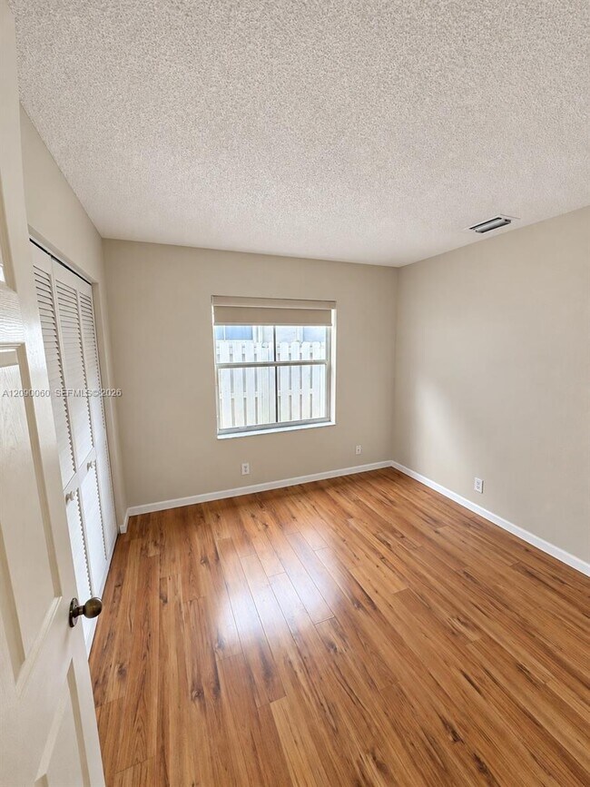Building Photo - 751 Sand Creek Cir