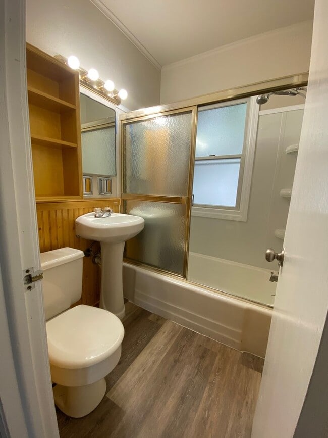 Building Photo - Renovated 3 bedroom/1bath ranch style home