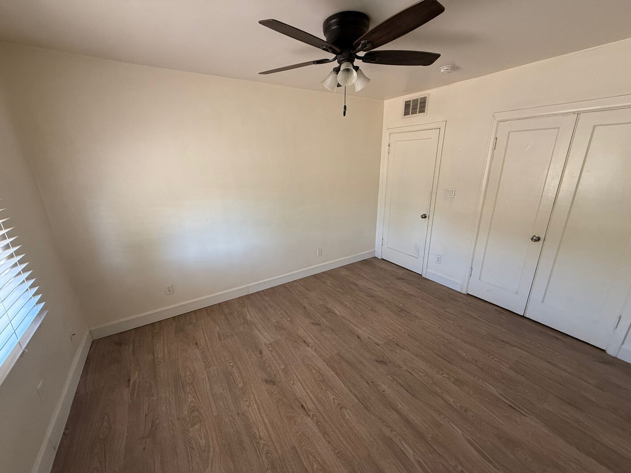Building Photo - 340 E Virginia Cir