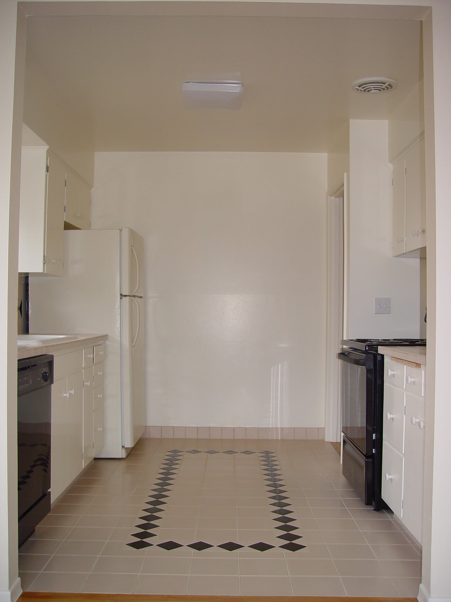 Kitchen - 3310 Columbia St