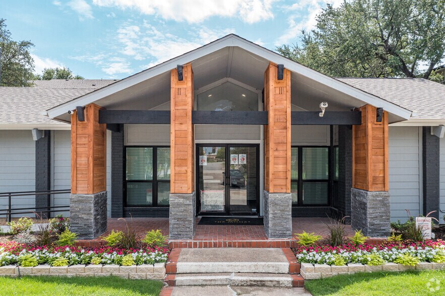 The Apartments 3900 Investor Dr Dallas TX 75237 Apartment Finder