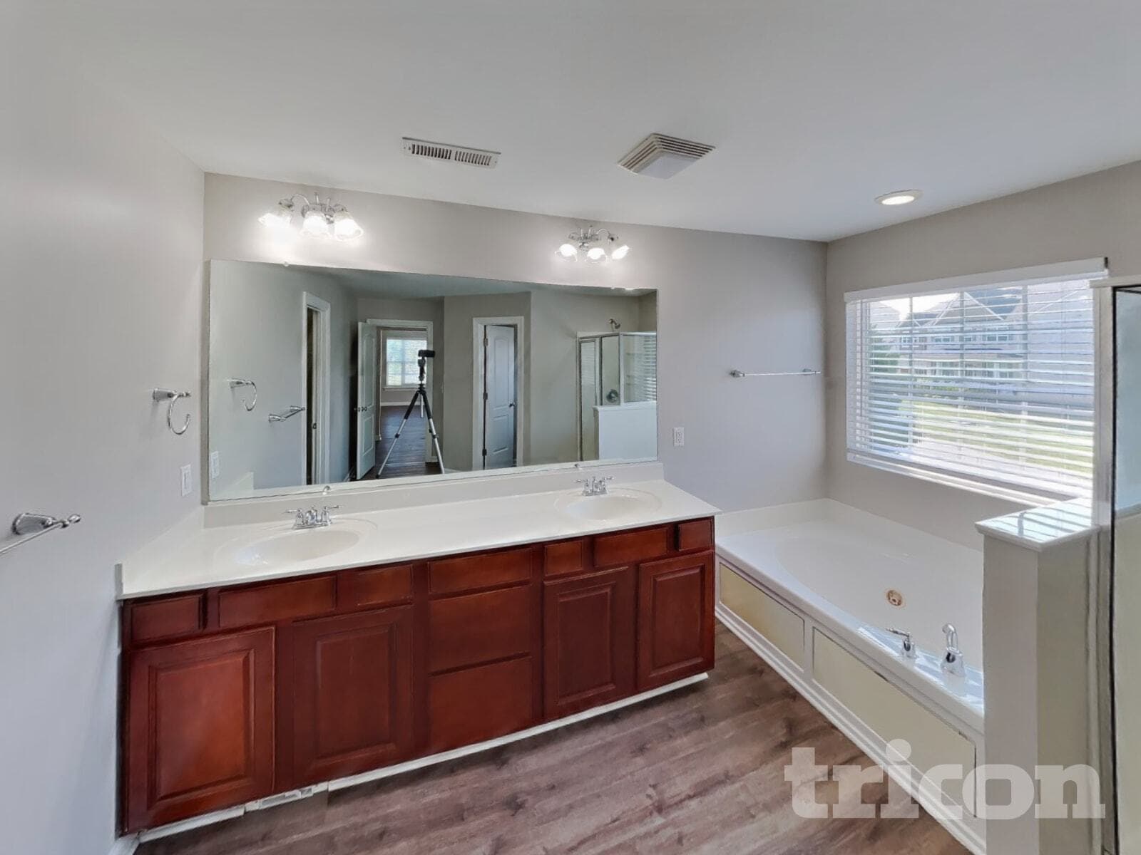 Building Photo - 108 N Honey Locust Dr