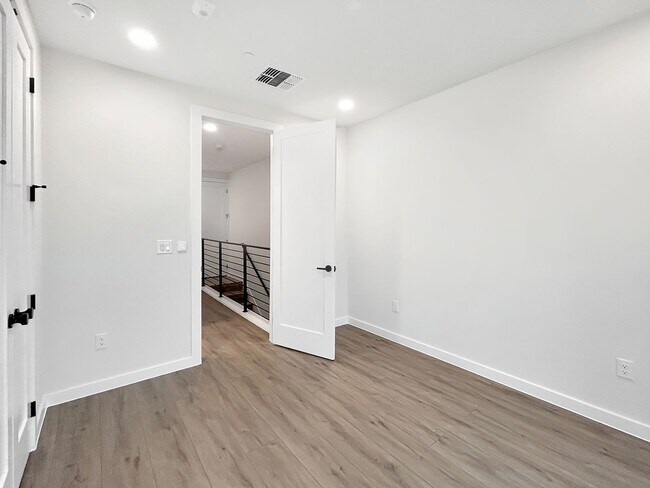 Building Photo - Resort-Style Living at Dovetail | 2 Bed / 2 Bath | Gated Entry