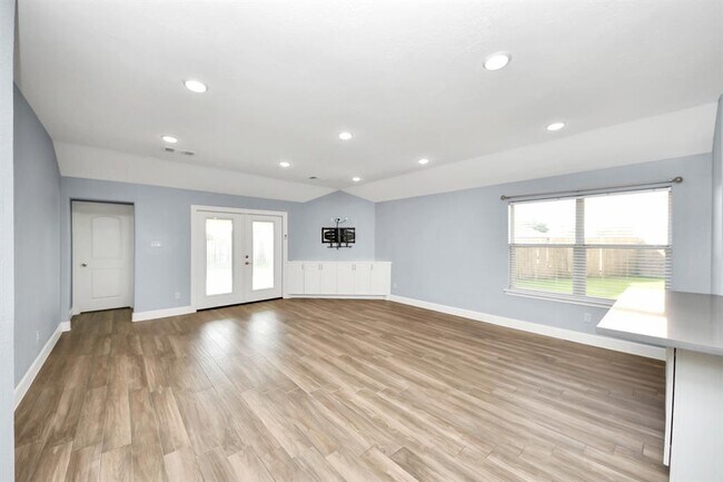 Building Photo - 333 Mammoth Springs Ln