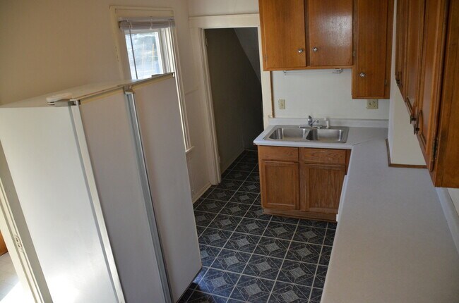Building Photo - 935 Vilas Ave
