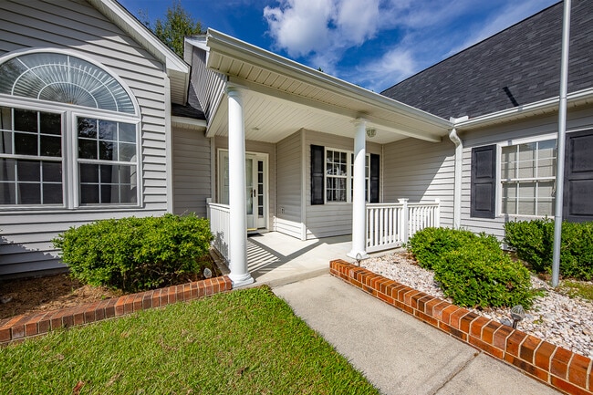 Building Photo - 212 Derby Park Ave