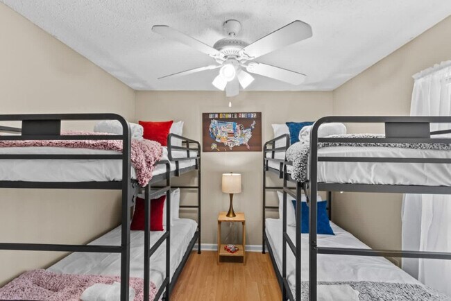 Building Photo - 553 Westhaven Blvd