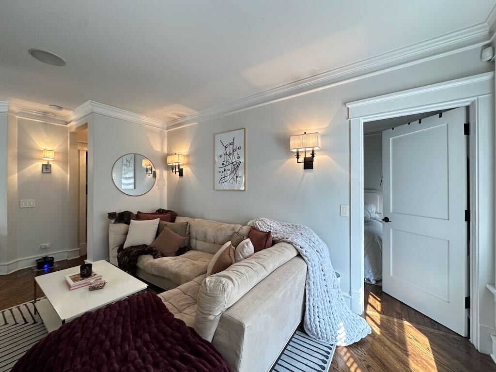 Building Photo - 1410 W Cornelia Ave