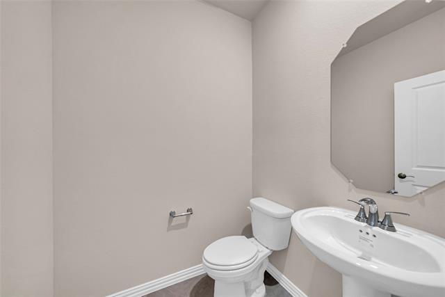 Building Photo - 504 Weller Rd