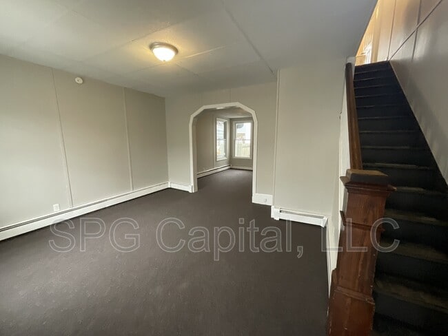 Building Photo - 148 E McKinley St