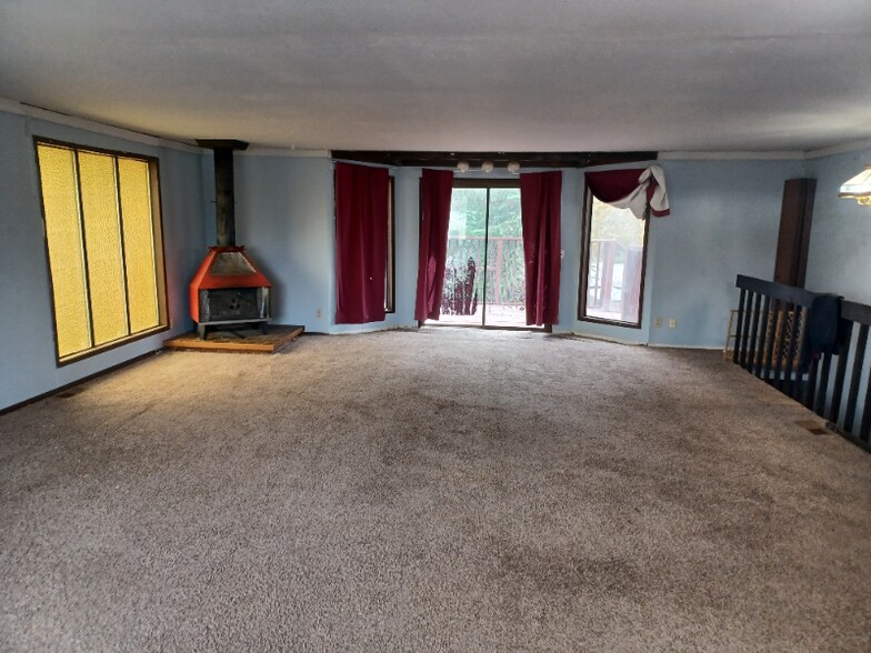 Building Photo - 3912 E Hartson Ave