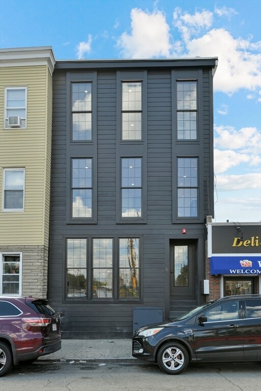 Building Photo - 6 Brooks St