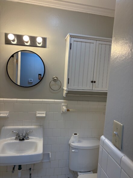Building Photo - 103 Aurora Dr
