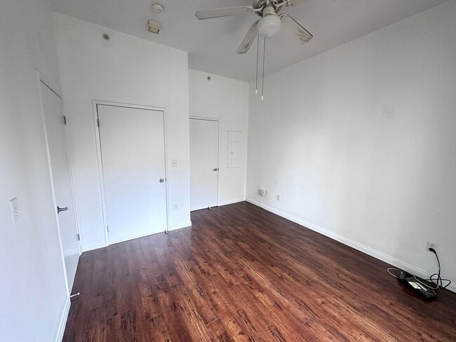 Building Photo - Modern Downtown Long Beach Condo with Ocea...