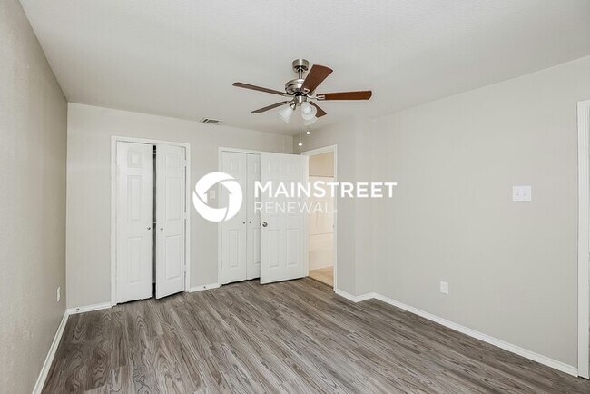 Building Photo - 4 Bedroom Pet-Friendly Home in Dallas, TX with Main Street Renewal