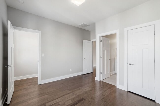 Building Photo - Experience Elevated Urban Living in the Heart of South End