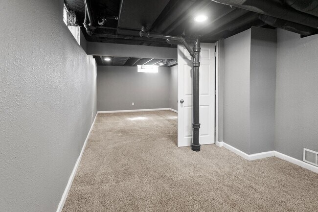 Building Photo - 5124 N 41st St