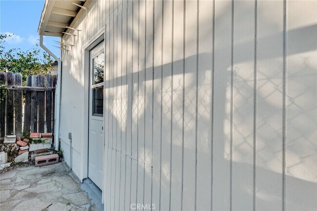 Building Photo - 2712 Henrietta Ave