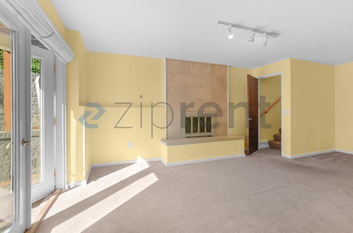 Building Photo - Unit
