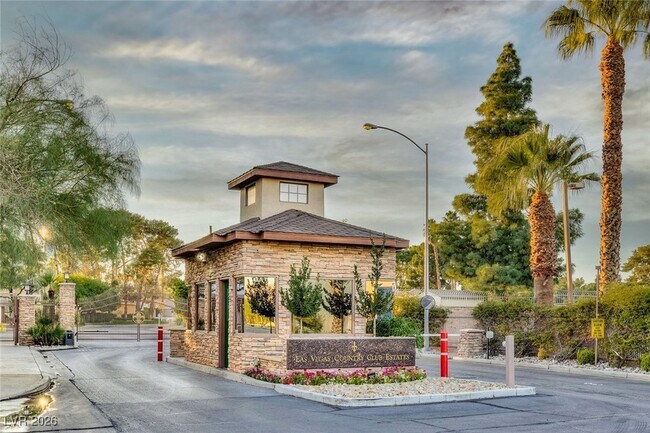 Building Photo - 940 Vegas Valley Dr