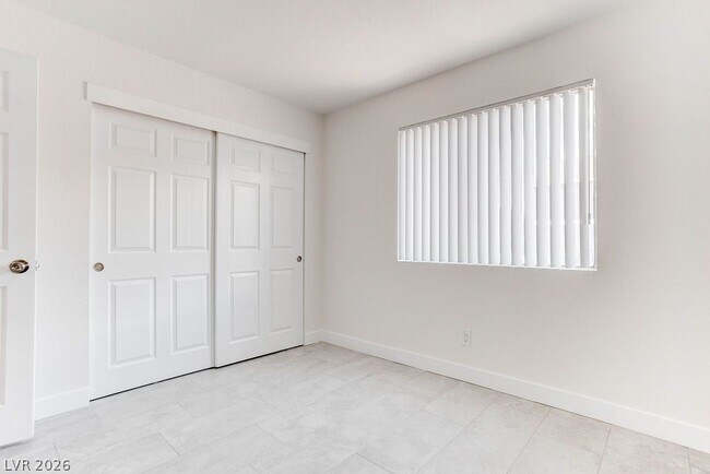 Building Photo - 1870 Nebula Dr
