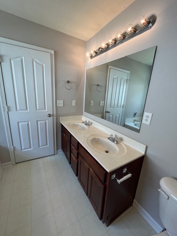 Building Photo - 15113 Oldcorn Ln