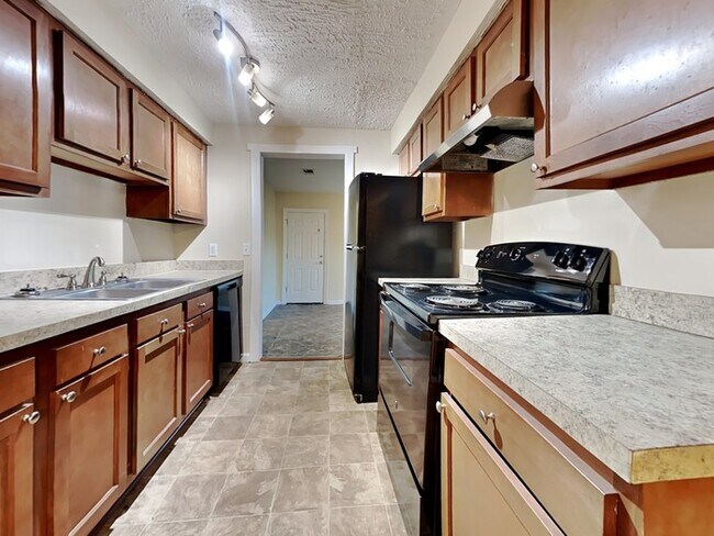 Building Photo - 8249 Devoe St