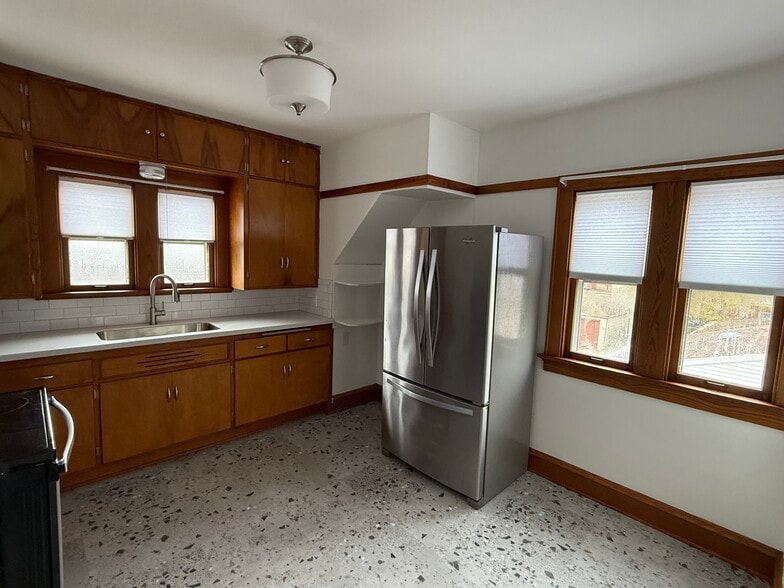 Stainless steel appliances - 3031 S 44th St