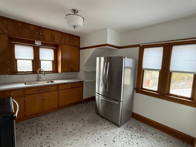 Stainless steel appliances - 3031 S 44th St