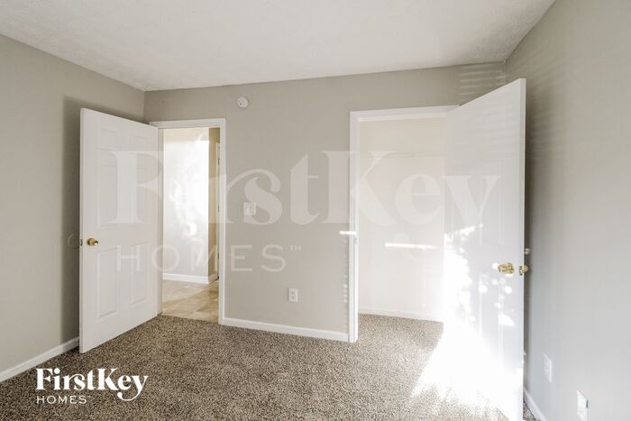 Building Photo - 95 Syracuse Ln