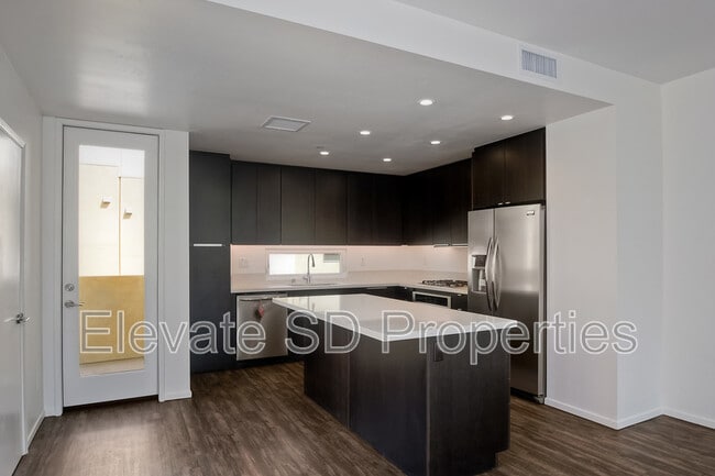 Primary Photo - 2860 C St