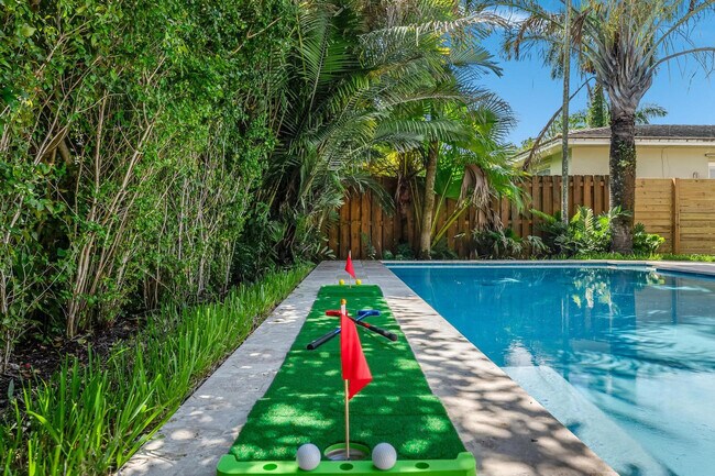 Building Photo - 616 NE 16th Terrace