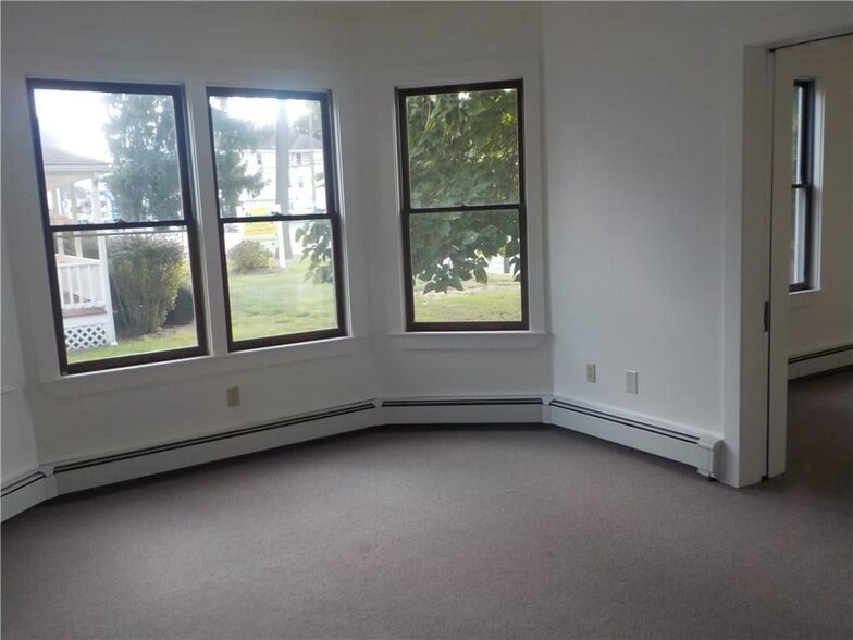 Building Photo - 1014 Park Ave