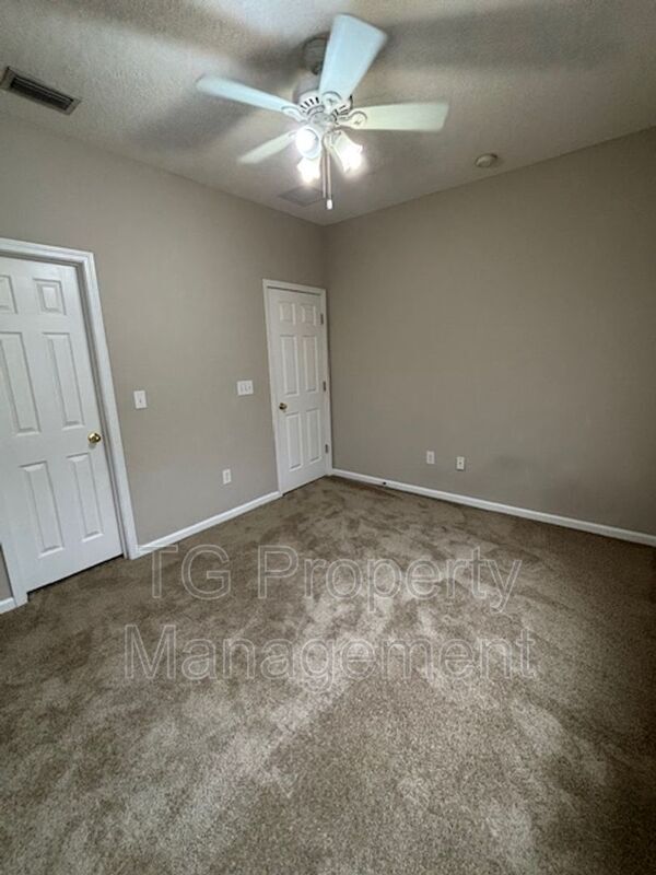 Building Photo - 7175 Deerfoot Cir