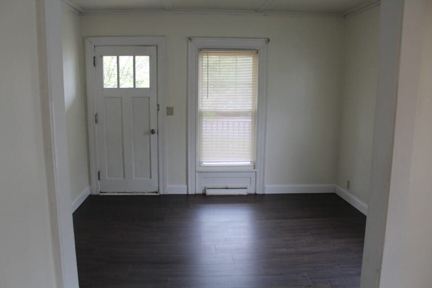 Building Photo - 436 Cross St