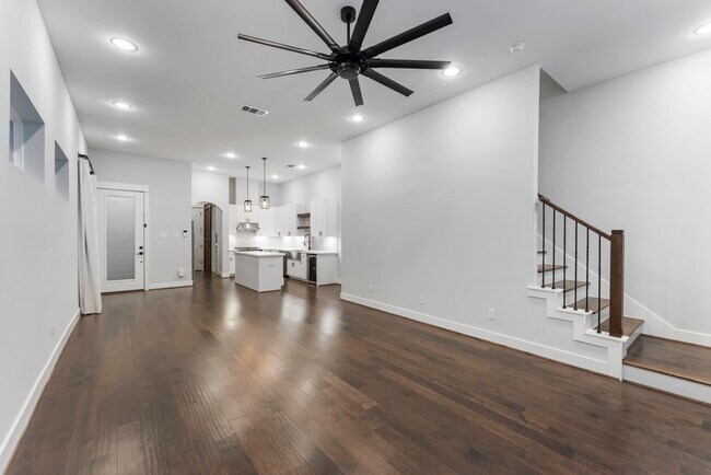 Building Photo - 113 Coronado St