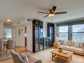Building Photo - Beautifully Renovated 1BR, 1 Bath Apt in B...