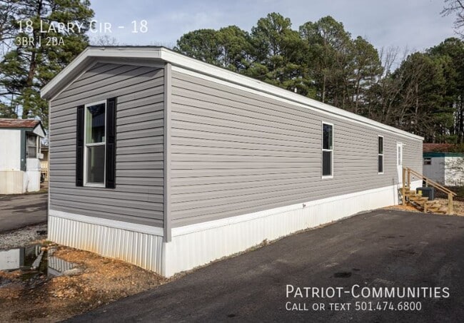 Primary Photo - 18 Larry Cir