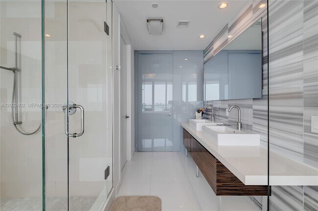 Building Photo - 1100 Biscayne Blvd