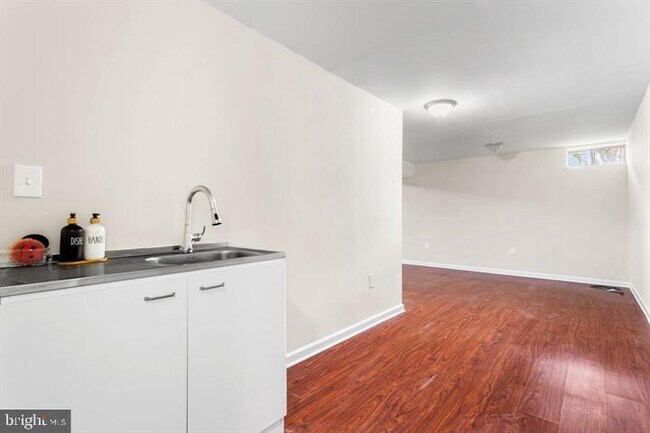 Building Photo - 2807 Falling Brook Terrace