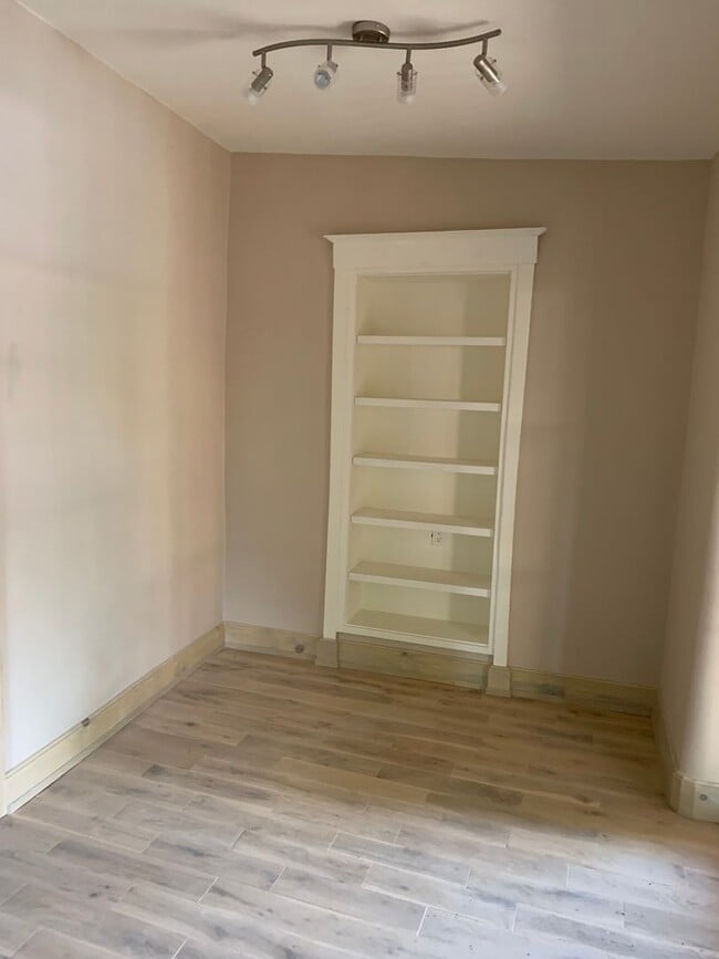 Building Photo - Sweet downtown Adobe Home