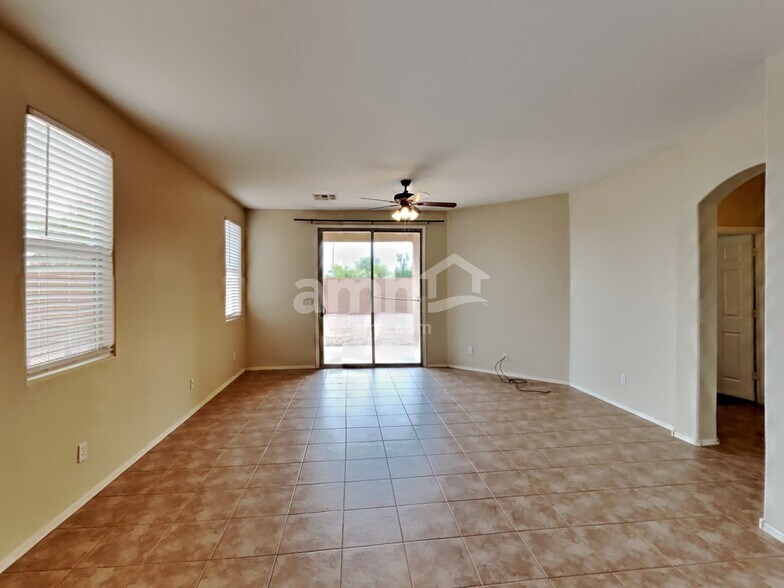 Building Photo - 6723 W Harwell Rd W