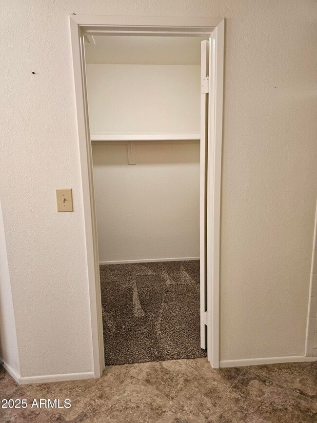 Building Photo - 4631 E Bohl St