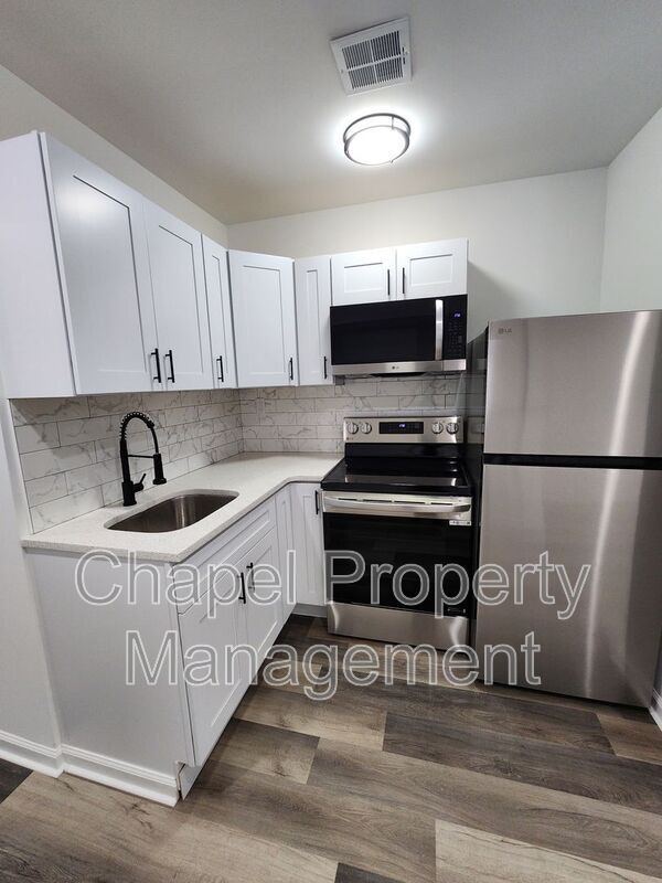 Primary Photo - 5012 W Stiles St